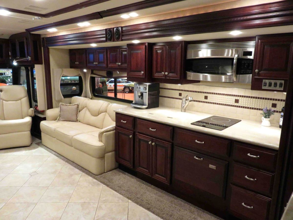 2012 American Coach Revolution | Champion RV